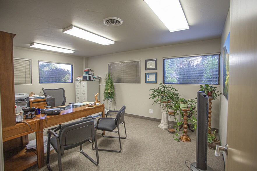 More Photos Of 132 E 5th St, Delta Office For Lease