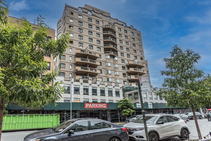 More Photos Of 133-47 Sanford Ave, Flushing Loft Creative Space For Sale