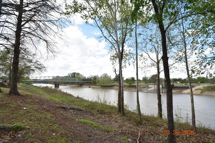 More Photos Of 101 W Front Street, Greenwood Office For Sale