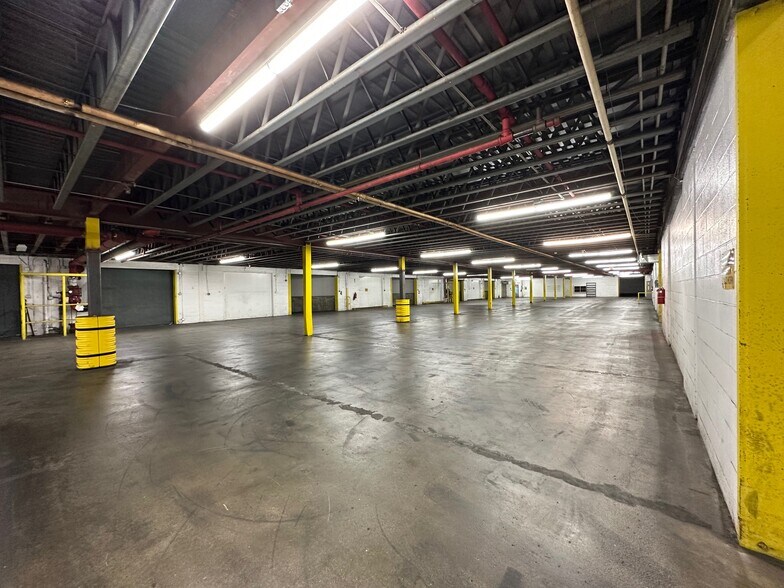 More Photos Of 26 Sears Way, West Springfield Distribution For Sale