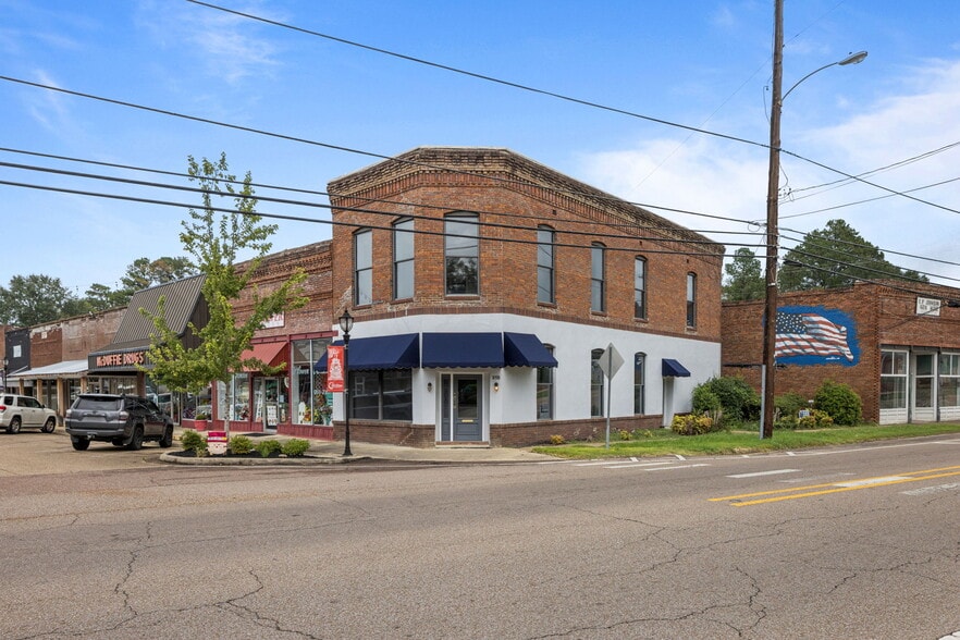 Primary Photo Of 218 Main St, Nettleton Office For Sale