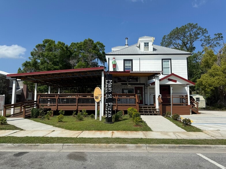 More Photos Of 125 N Main St, Hastings Restaurant For Lease