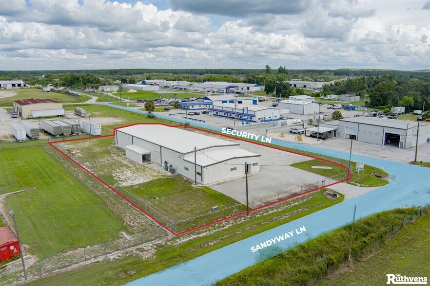 More Photos Of 4310 Sandyway Ln, Lakeland Warehouse For Lease