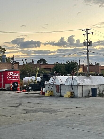 More Photos Of 1539 Bourbon Pky, Streamwood Warehouse For Sale