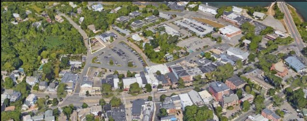 More Photos Of 16 Spring St, Sag Harbor Bank For Lease