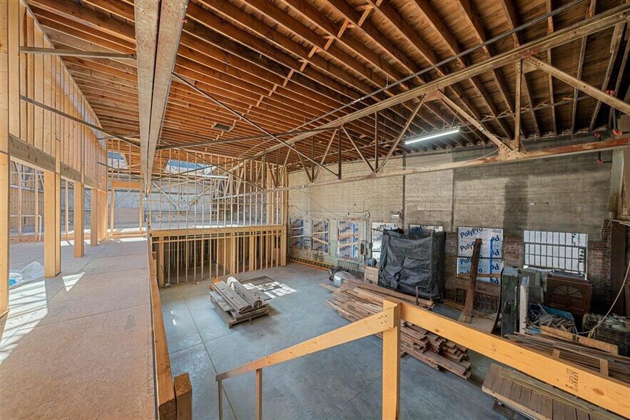 More Photos Of 1349 Adams St, Bowling Green Distribution For Lease