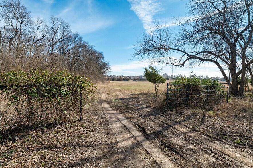 More Photos Of 5285 CR 277, Melissa Land For Sale
