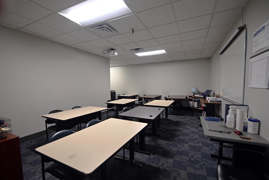 More Photos Of 1730 W North Ave, Milwaukee Medical For Sale