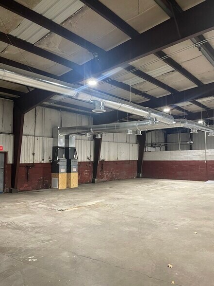 More Photos Of 3000 S Muskogee Ave, Tahlequah Industrial For Lease