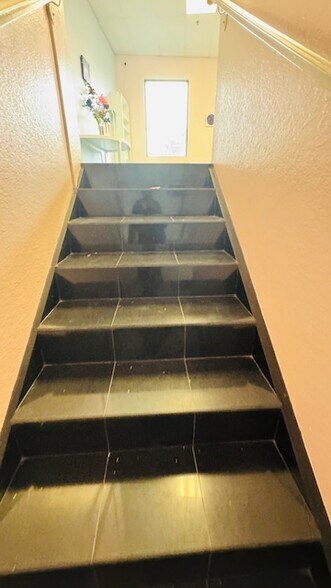 More Photos Of 6881 Kingspointe Pky, Orlando Flex For Lease