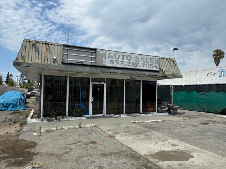 More Photos Of 1617 W Lincoln Ave, Anaheim Auto Dealership For Sale