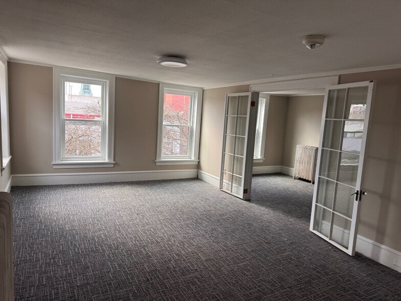 More Photos Of 102 Church St, Burlington General Retail For Lease