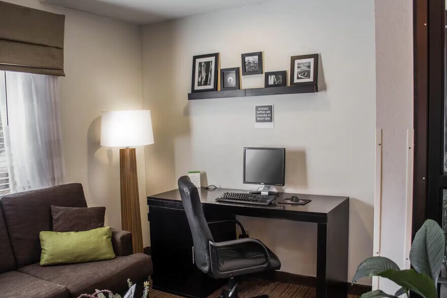 More Photos Of 17013 Abercorn St, Savannah Hotel For Sale