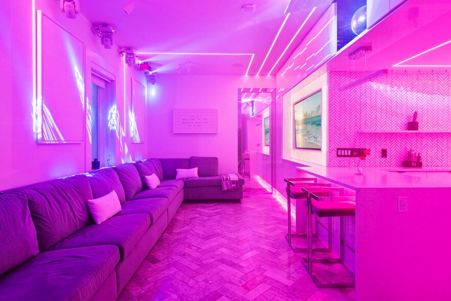 More Photos Of 124 11th St, Miami Beach Hotel For Sale