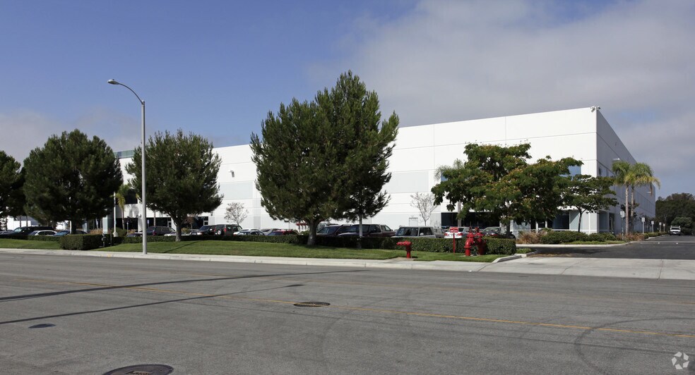 More Photos Of 14801 Able Ln, Huntington Beach Warehouse For Lease