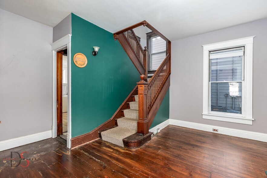 More Photos Of 131 Church st, North Utica Specialty For Sale