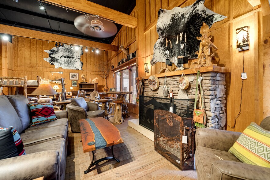 More Photos Of 25 Setser Branch Rd, Franklin Storefront For Sale