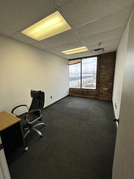 More Photos Of 4790 Crittenden Dr, Louisville Office For Lease