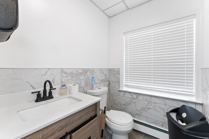 More Photos Of 1115 Clifton Ave, Clifton Medical For Lease