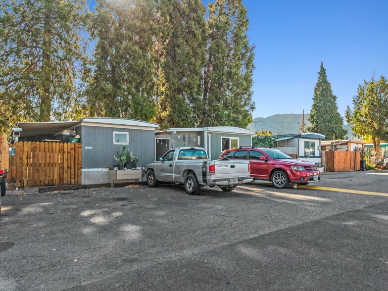 More Photos Of 1275 Rogue River Hwy, Grants Pass Manufactured Housing Mobile Home Park For Sale