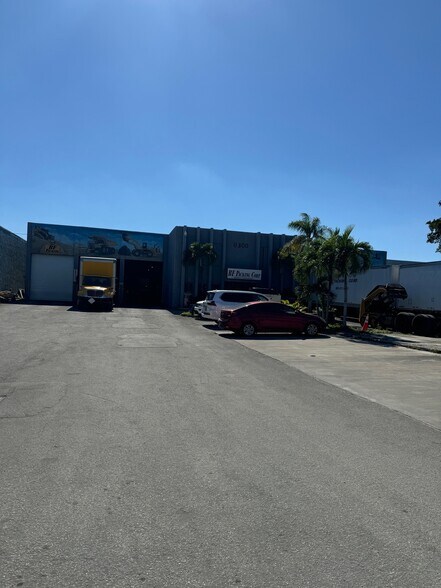 Primary Photo Of 8300 NW 70th St, Miami Warehouse For Lease