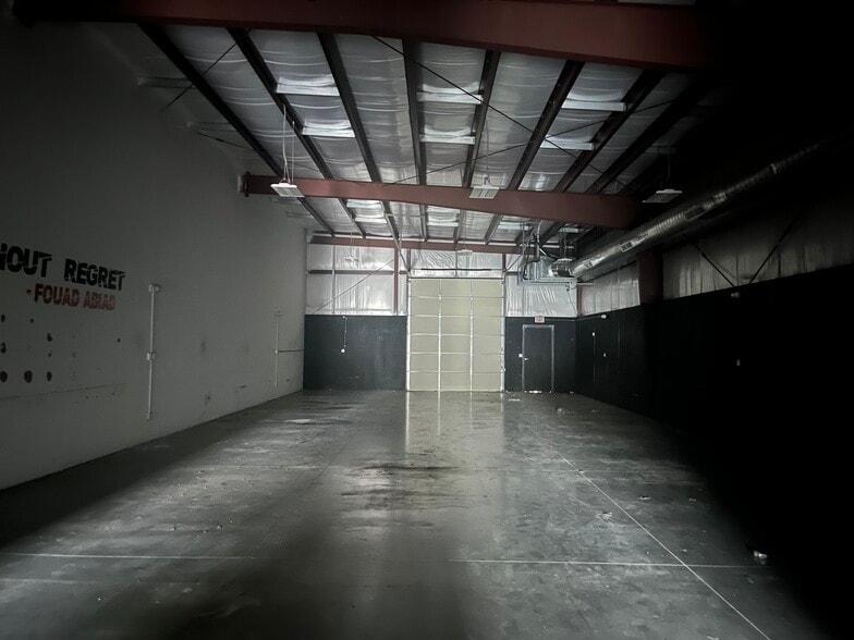 More Photos Of 206 N West St, Wichita Industrial For Lease