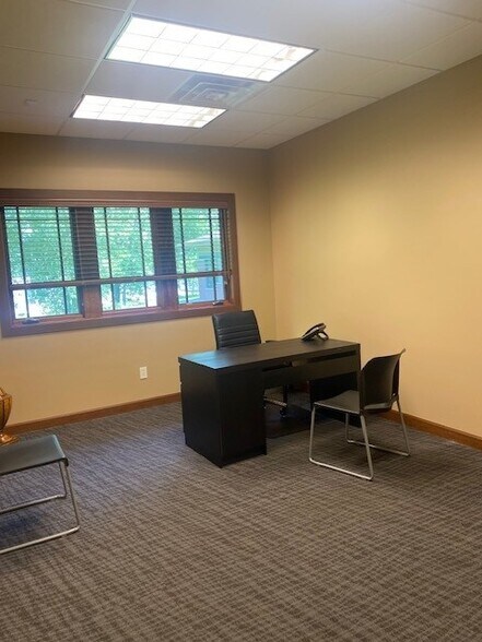 More Photos Of 2774 Commerce Dr NW, Rochester Office For Lease