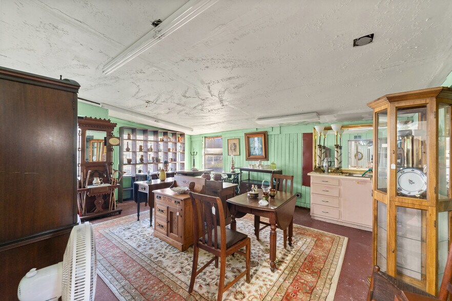 More Photos Of 1078 Ridgewood Ave, Holly Hill Freestanding For Sale