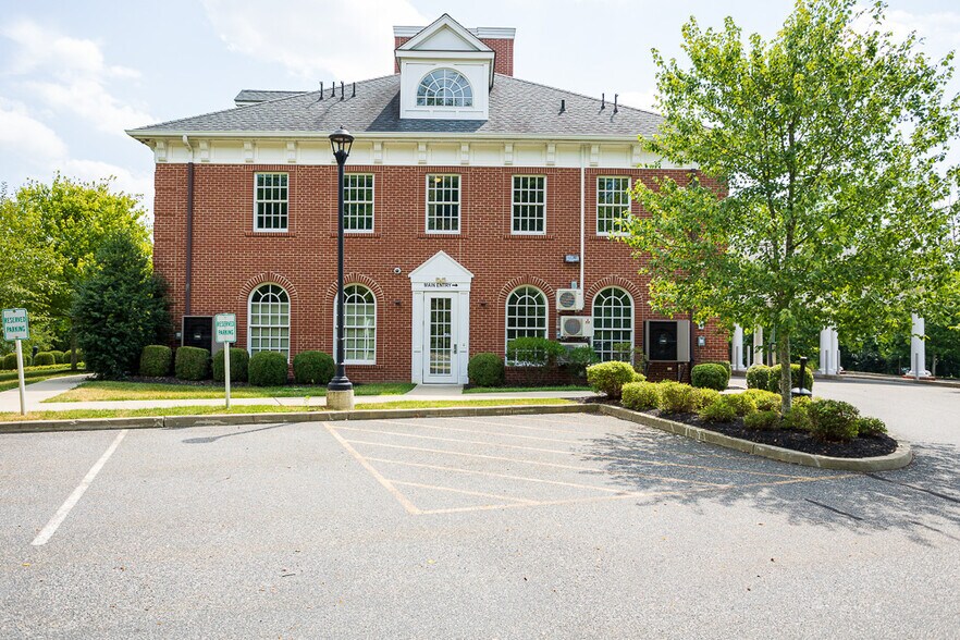 More Photos Of 178 Center St, Clinton Township Medical For Lease