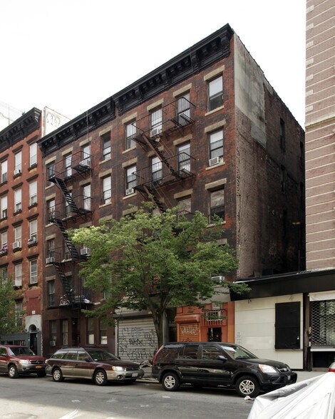 Primary Photo Of 231-233 E 4th St, New York Apartments For Lease