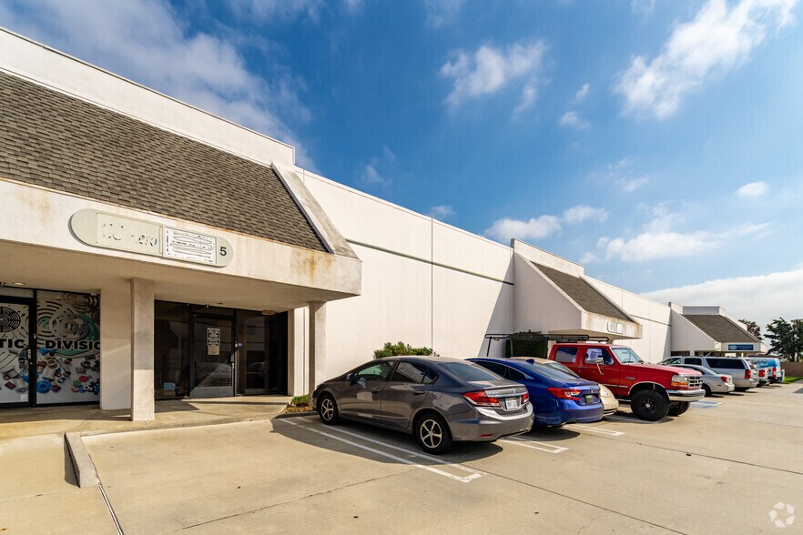 More Photos Of 23510 Telo Ave, Torrance Warehouse For Lease