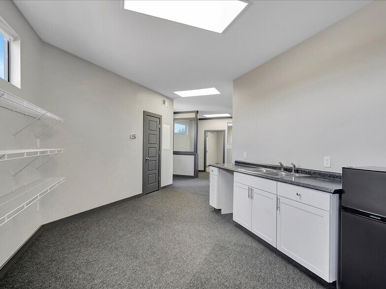 More Photos Of 9778 N US Highway 59, Nacogdoches Research And Development For Sale