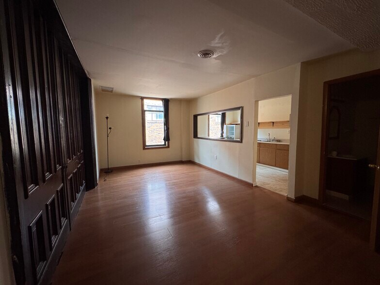 More Photos Of 118 S Lafayette St, Macomb Storefront Retail Residential For Sale