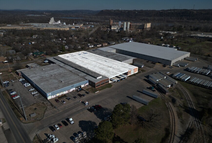 More Photos Of 4601 Newlon Rd, Fort Smith Distribution For Lease