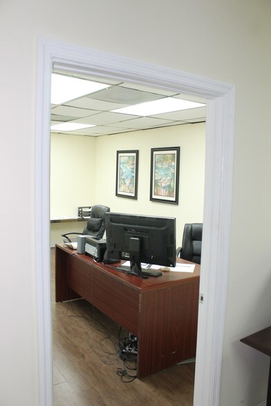 More Photos Of 223 S H St, Lake Worth Manufacturing For Lease