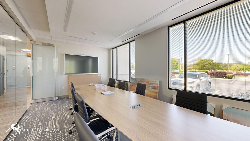 More Photos Of 34 Upper Riverdale Rd, Riverdale Medical For Lease