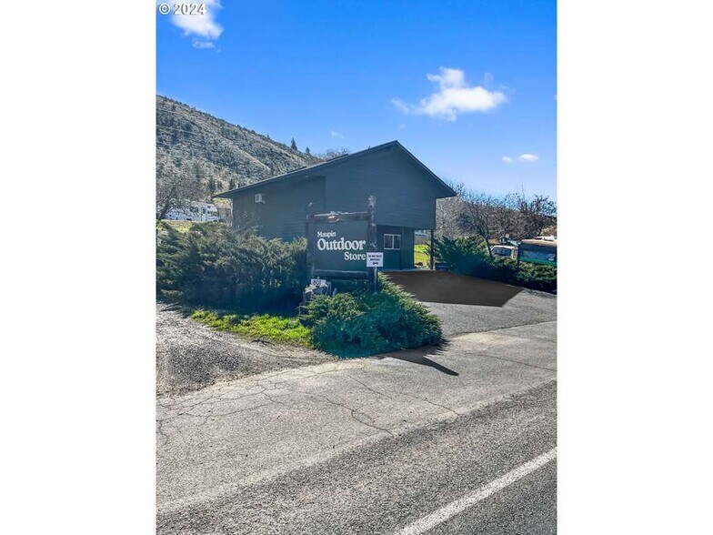 More Photos Of 599 S Highway 197, Maupin Office Residential For Lease