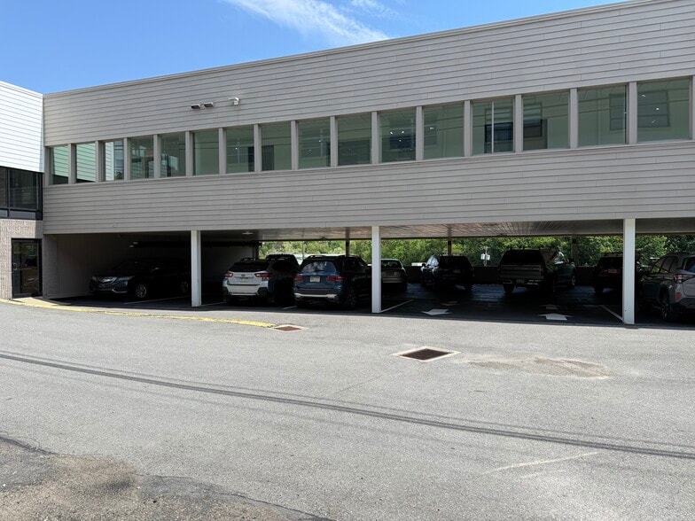 More Photos Of 1665 Washington Rd, Pittsburgh General Retail For Lease
