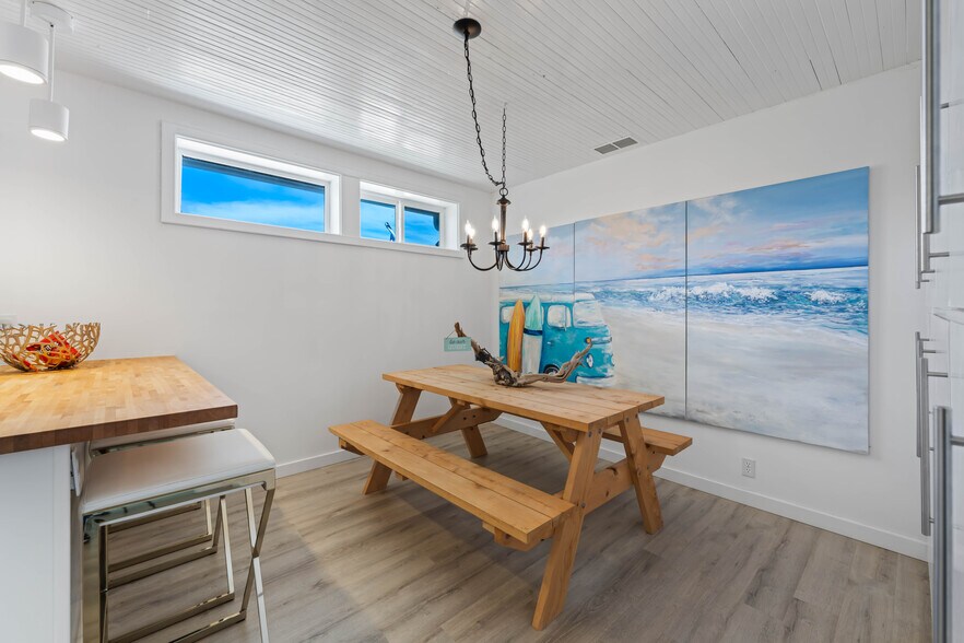 More Photos Of 267 W Sixth St, Port Orford Storefront Retail Residential For Sale