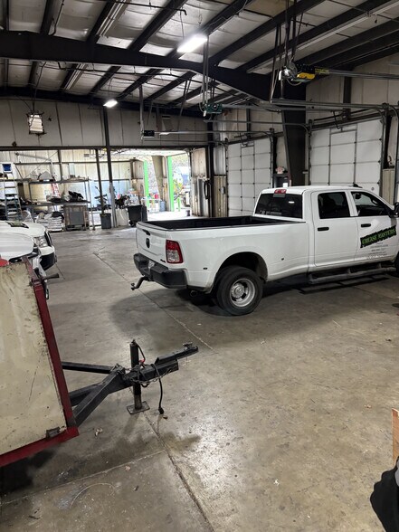 More Photos Of 1818 Scherer Pky, Saint Charles Warehouse For Sale