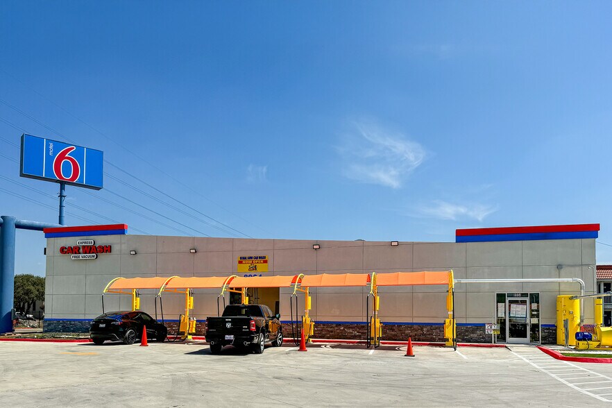 More Photos Of 8904 N Stemmons Fwy, Dallas Storefront For Sale