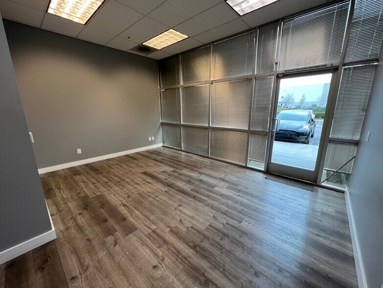 More Photos Of 7950 Cherry Ave, Fontana Light Distribution For Lease