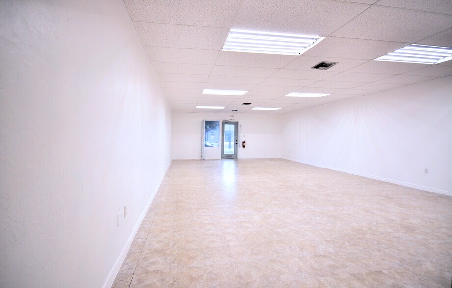 More Photos Of 2201 S French Ave, Sanford Storefront Retail Office For Lease