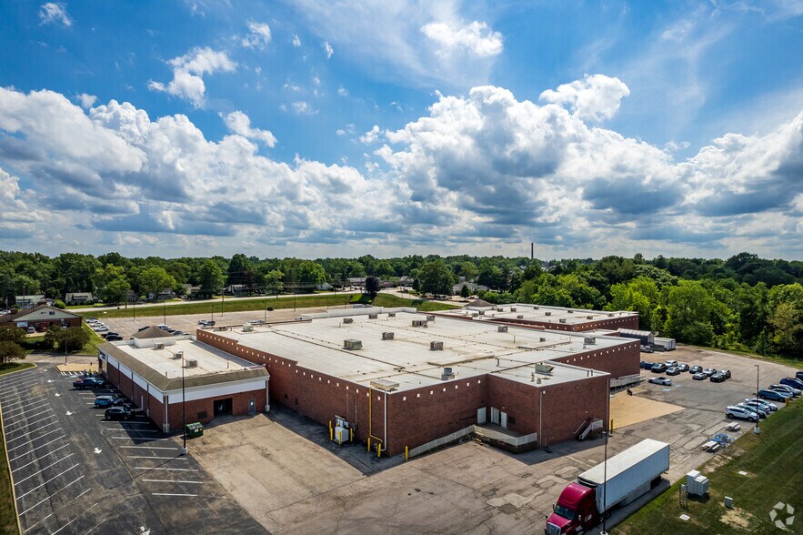 More Photos Of 837-887 Graham Rd, Stow Unknown For Lease