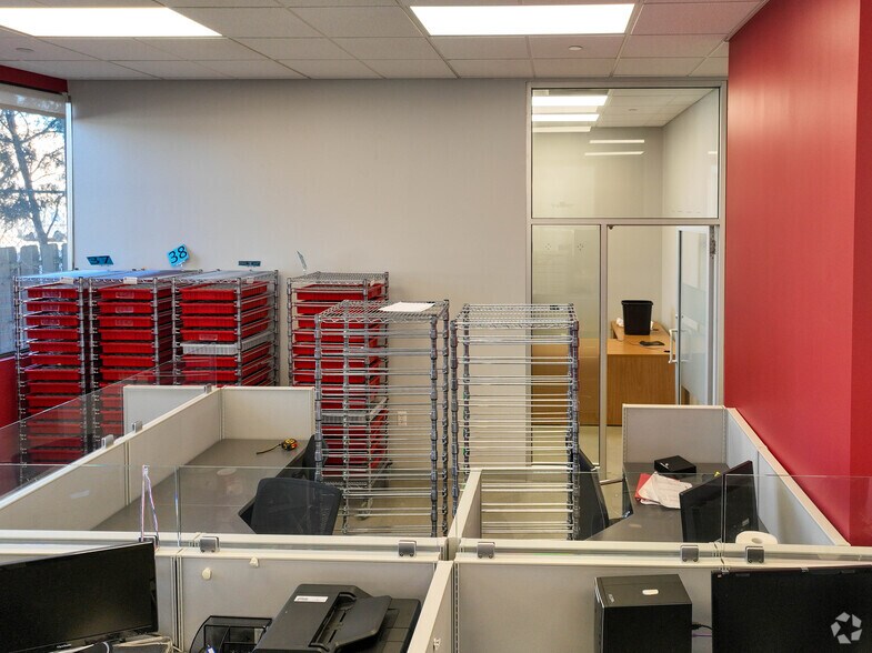 More Photos Of 35 E Blancke St, Linden Medical For Lease