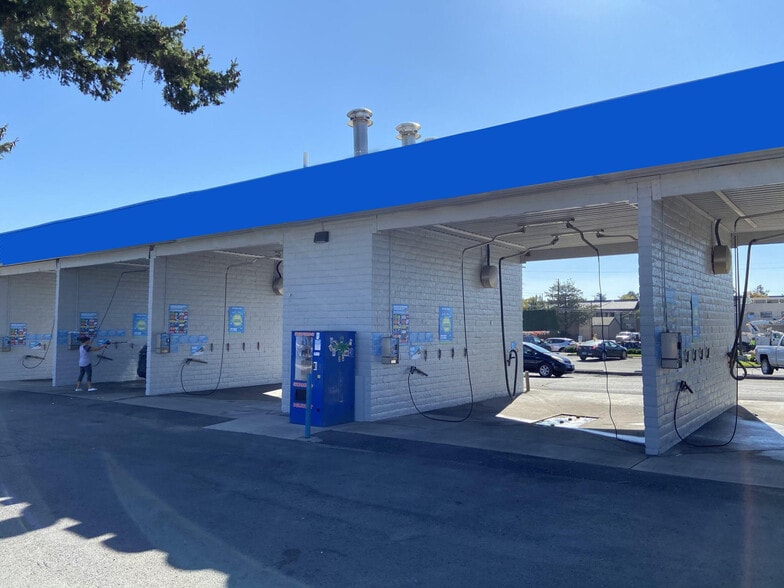 Primary Photo Of 225 NE Quimby Ave, Bend Carwash For Sale