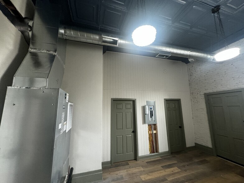 More Photos Of 218 The Blvd, Eden Storefront Retail Office For Lease