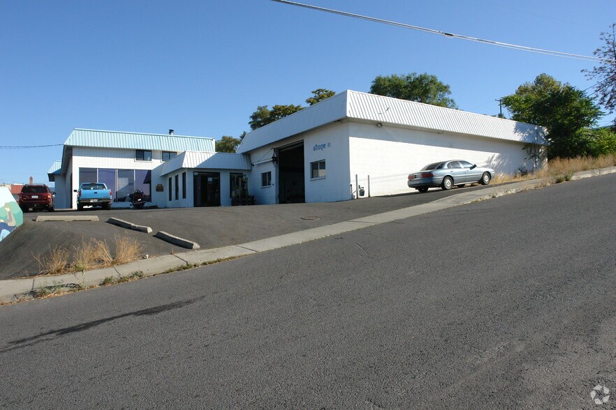 More Photos Of 3112 N Division St, Spokane Auto Repair For Sale