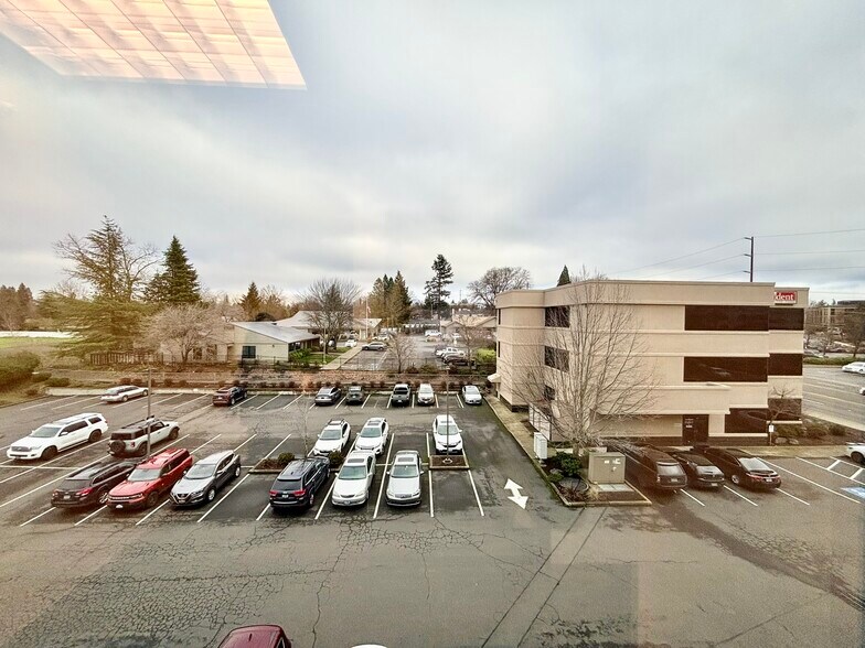 More Photos Of 1555 E McAndrews Rd, Medford Medical For Lease