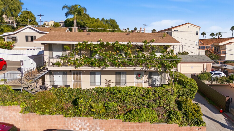 Primary Photo Of 5707 Mildred St, San Diego Apartments For Sale